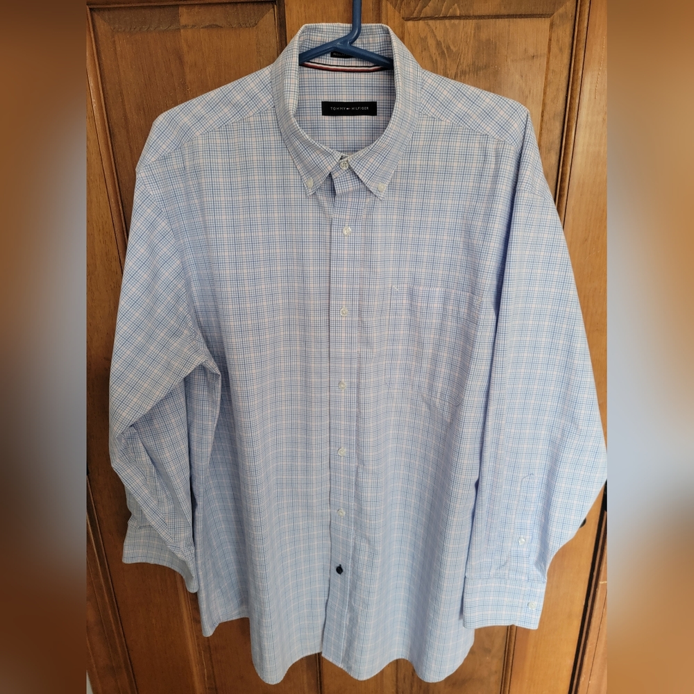 Tommy Hilfiger mens dress shirt blue and white size 17 32/33